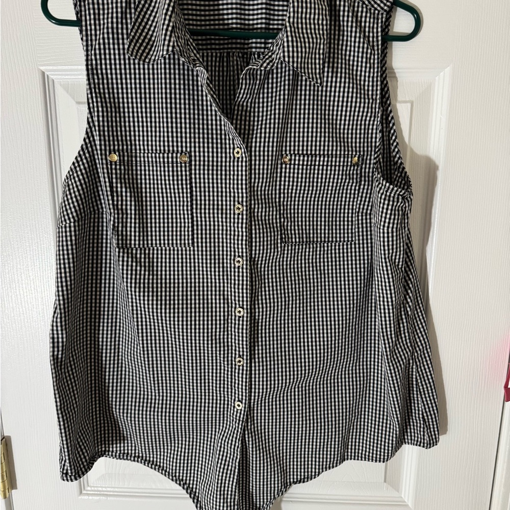 Anne Klein Black and White Button Down Shirt Relaxed Fit